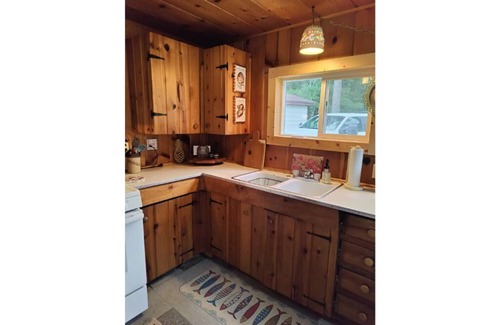 Harrison Cottage | Bring your toys!