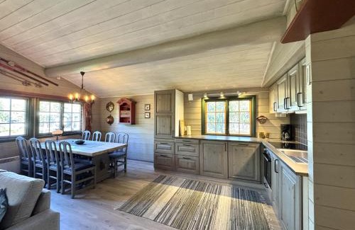 Geilo House | Briskebu, cosy cabin by ski slopes