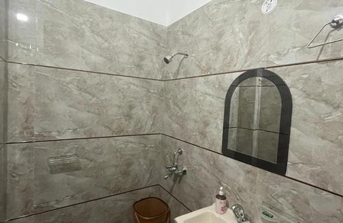 Dhanauli Hotel | Bristal Hotel & Cafe