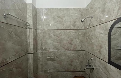 Dhanauli Hotel | Bristal Hotel & Cafe