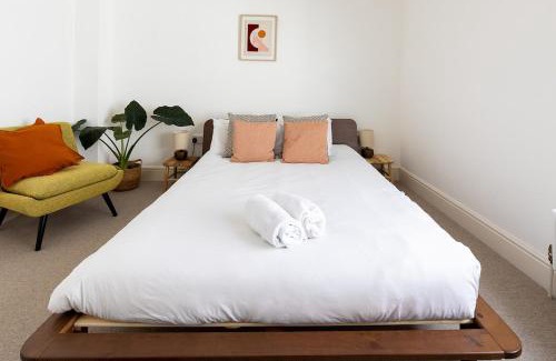 Redcliffe Apartment | Bristol Harbour, 2 bedroom townhouse with Parking