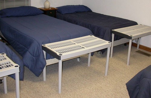 Bluff City Cabin | Bristol Party Lodge sleeps 21 and includes a large Party Hall w/ seating for 40