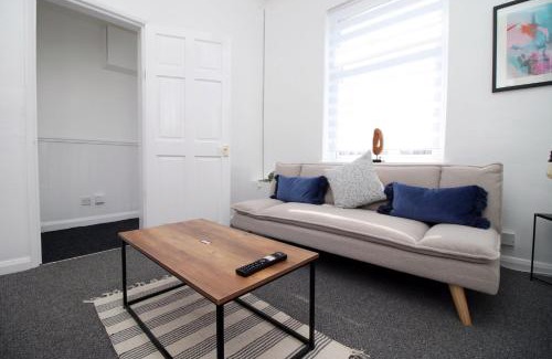 Newport House | Bristol Street (2BR FREE parking)| Cohost Partners