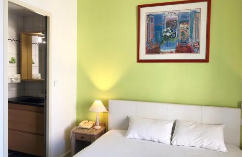 Centre Erlon Hotel | Brit Hotel Aux Sacres Reims, Centre Historique