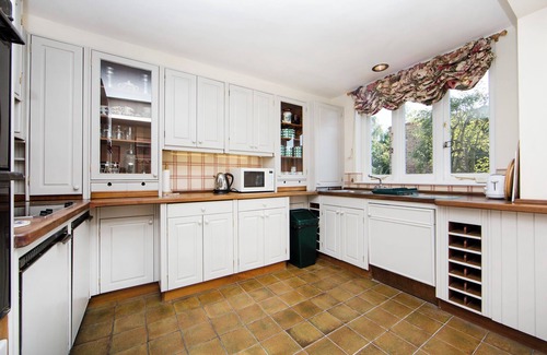 Parsons Green and Walham Apartment | BRITANNIA ROAD, FULHAM - traditional 3 bed, 3 bath period flat with roof terrace