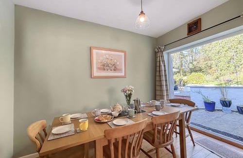 Kingswood House | Brithdir