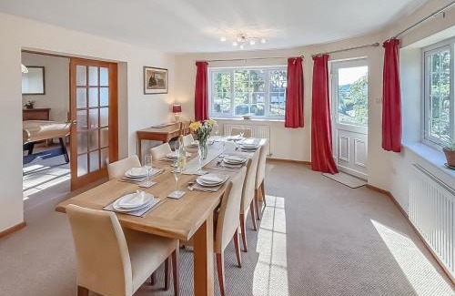 Kingswood House | Brithdir