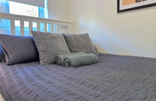 Ferndale House | Brixton Galadriel Room with Shared Bathroom