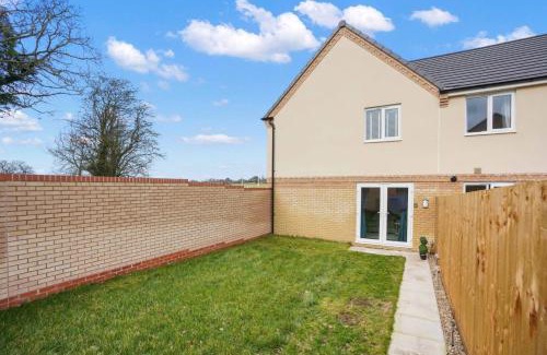 Lowestoft House | Broads Escape - 3 Bedroom House in Oulton Broads