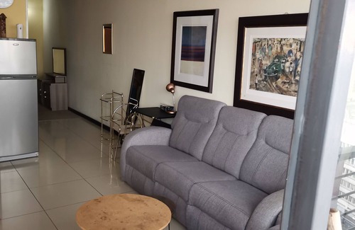 Braamfontein Apartment | Broadway flats Braamfontain