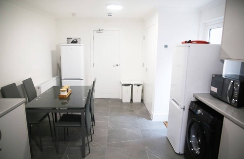 Mapesbury House | Broadway Standard Ensuite room