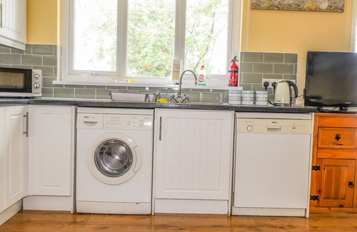 Boncath Cottage | BROHEDDWCH, pet friendly, country holiday cottage in Boncath