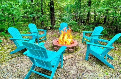 Broken Bow House | Broken Bow Cabin with Hot Tub, Near Hiking and Fishing