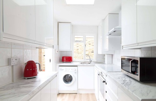 Addison Apartment | Brook Green Stylish 2 bed