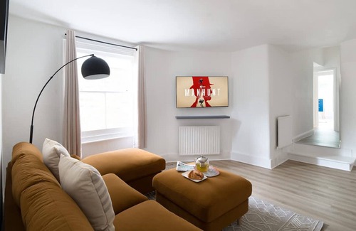 Addison Apartment | Brook Green Stylish 2 bed