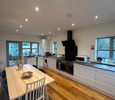 Llangollen House | BROOK HOUSE 4a