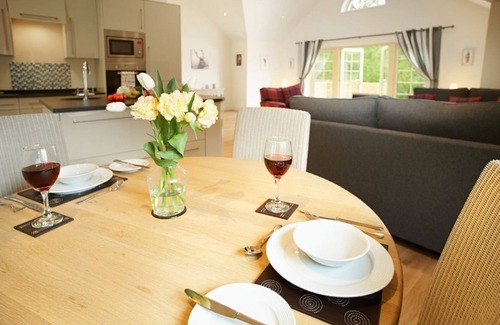 Pattiswick Cabin | Brook Lodge holiday cottage is located just a stone’s throw away from Colchester.