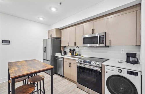 Brookland Bed & Breakfast | Brookland Unit : Close to Coffee | Shops
