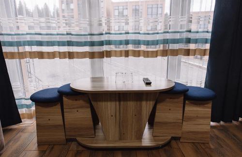 Yablunytsya Hotel | Brooklyn 2