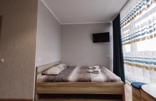 Yablunytsya Hotel | Brooklyn 2