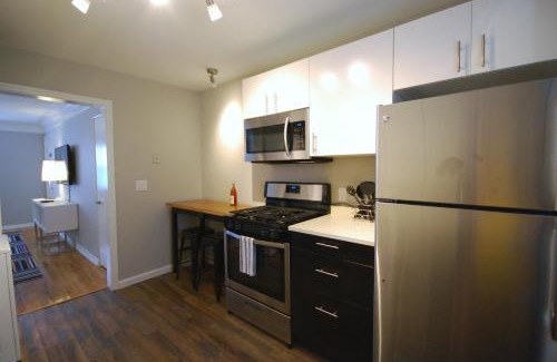 Brookwood Hotel | Brookwood Courtyard by BCA Furnished Apartments BCC1B 11 K