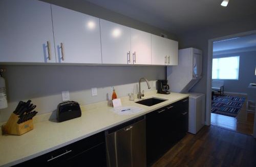 Brookwood Hotel | Brookwood Courtyard by BCA Furnished Apartments BCC1B 11 K