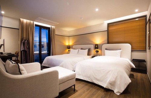 Busanjin Hotel | Brown-Dot Choup