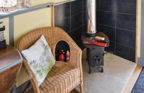 Llanfihangel Tal-y-llyn House | Brown Hare - Uk49799