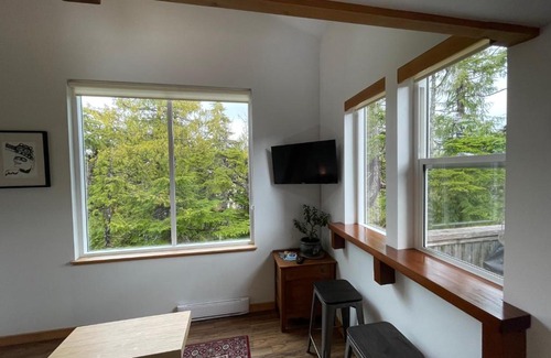 Ucluelet Apartment | Brown's Beach Guest Suite