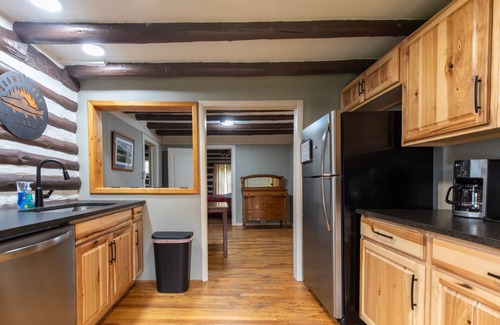 Bristol Cabin | Brown Trout Cabin, Perfect for Anglers w/700ft of S. Holston River Frontage