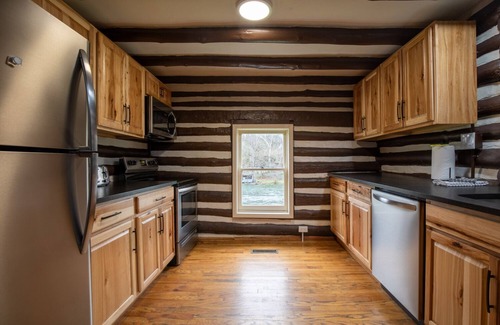 Bristol Cabin | Brown Trout Cabin, Perfect for Anglers w/700ft of S. Holston River Frontage