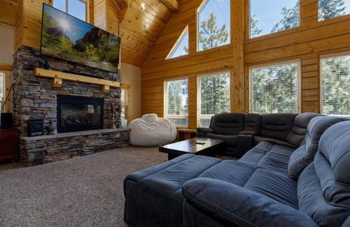 Duck Creek Village House | Browning Lodge Retreat