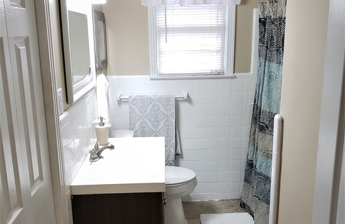 Thomasville House | Browns Spacious & Comfortable Home for 8