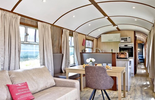 Dawlish Warren Ski Chalet | Brunel Boutique Railway Carriage 2