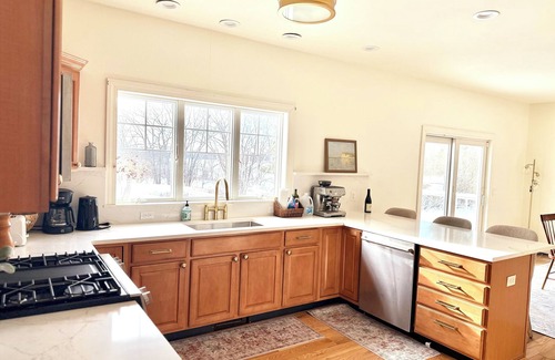 Brunswick House | Brunswick Lux 4BR Sunset River View with 4 Acres Big Lawn