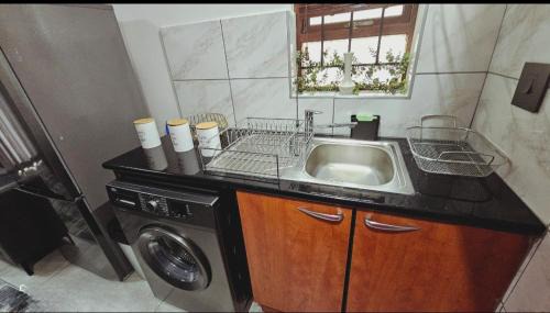 Greater Johannesburg Metropolitan Area Bed & Breakfast | Bryanston Guest Cottage