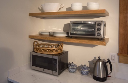 Seattle House | Bryant Cottage! Charming Cottage in Convenient Neighborhood. Near UW.