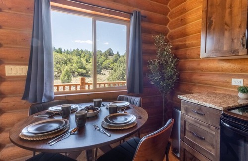 Alton Cabin | Bryce and Zion middle point with Cowboy Hot tub