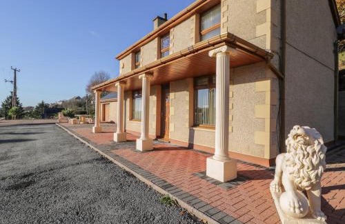 Penrhyndeudraeth House | Bryn Berthen