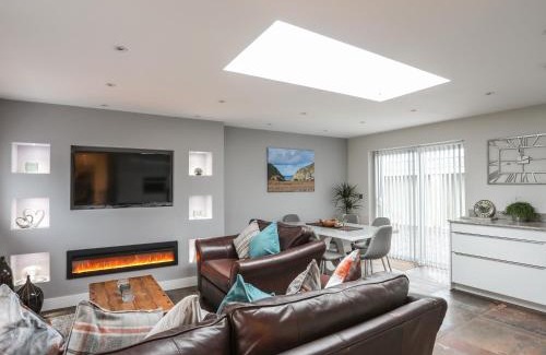 Amlwch House | Bryn Llwyd Cottage