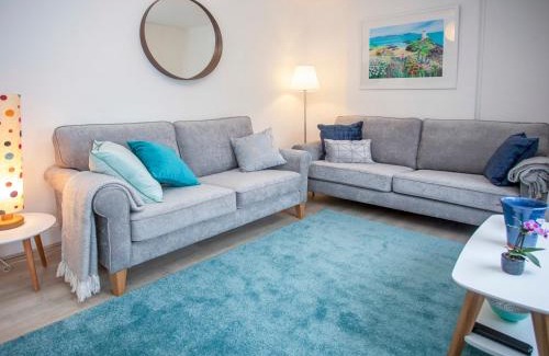 Menai Bridge House | Bryn Teg Cottage