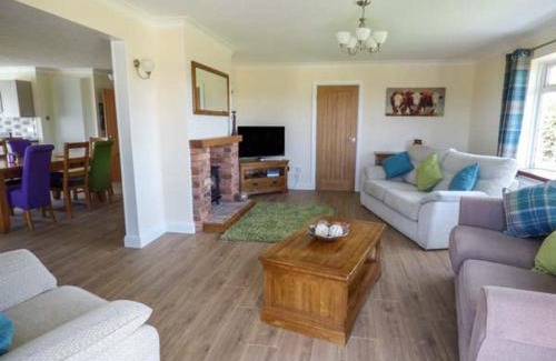 Betws yn Rhos House | Bryn Tirion
