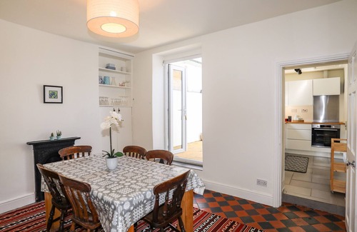 Penrhyn Bay Cottage | BRYN TIRION - PENRHYNSIDE, pet friendly, with a garden in Llandudno