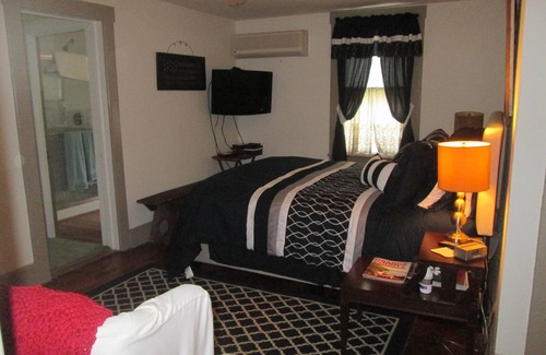 Montgomery Bed & Breakfast | Buck's Homestead B&B