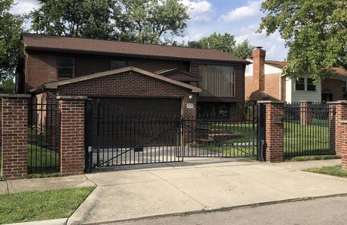 Columbus House | Buckeye Oasis