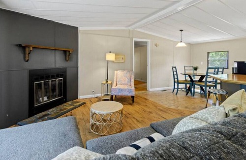 Greenville - Spartanburg House | Buckhorn Escape- 1 mi to State Park, 15min to DT