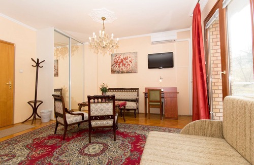 Castle Hill Bed & Breakfast | Budavar Bed and Breakfast