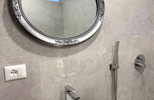 Vlore Bed & Breakfast | Buddha House Hotel and Cocktail Bar