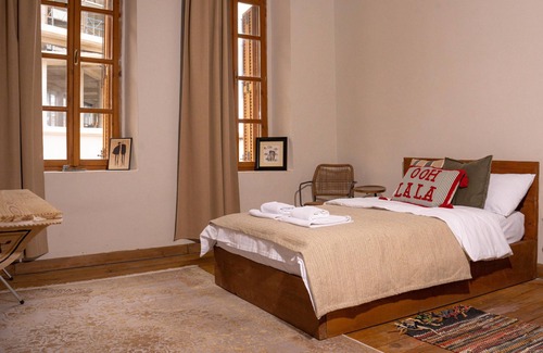 Vlore Bed & Breakfast | Buddha House Hotel and Cocktail Bar