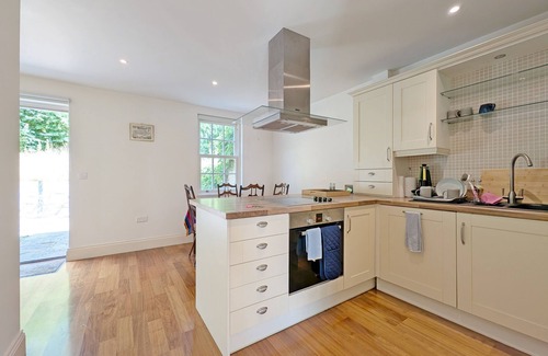 Easebourne Cottage | Budgenor Lodge - Midhurst - a family house that sleeps 4 guests in 2 bedrooms